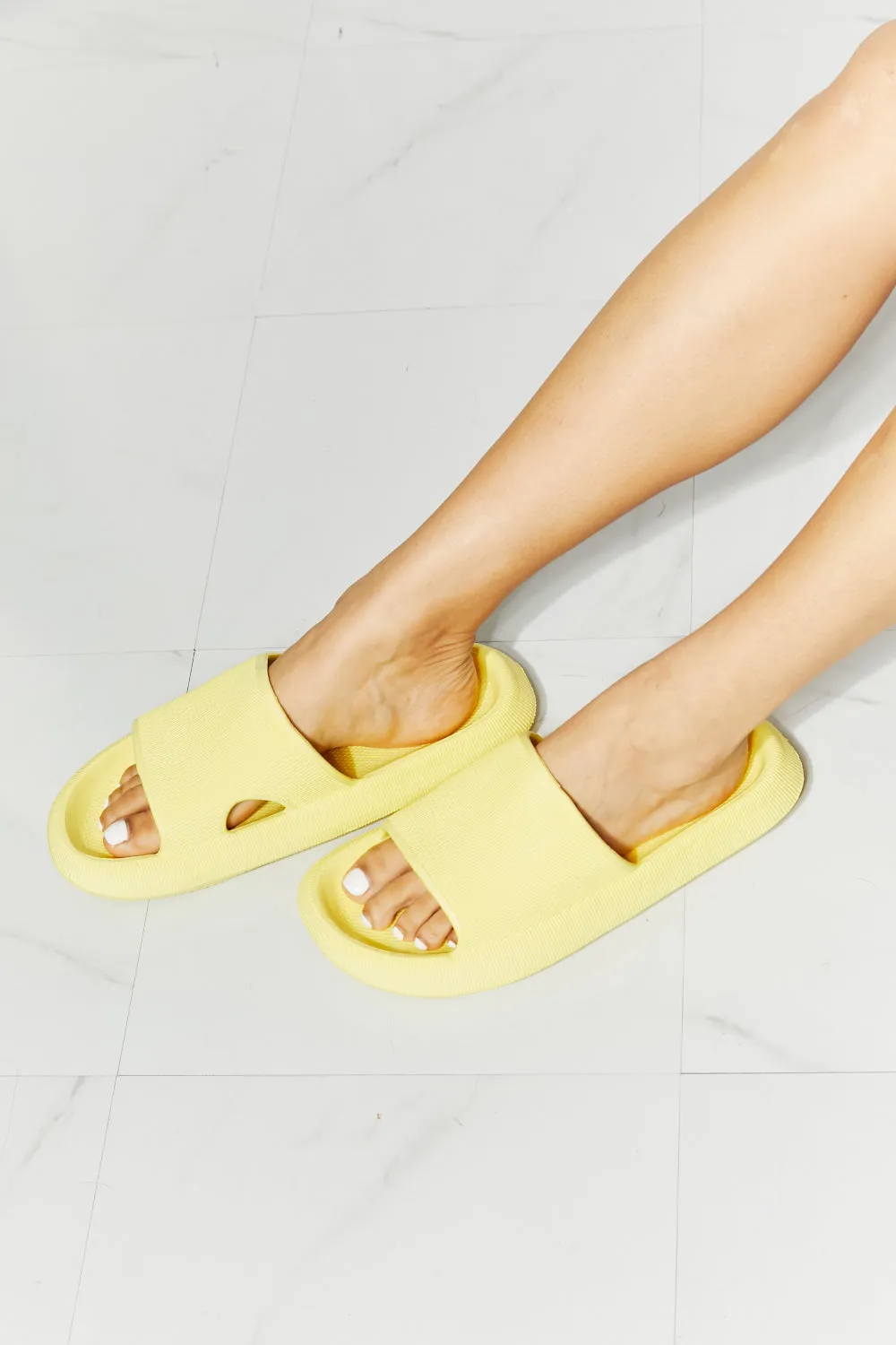 Arms Around Me (Yellow)